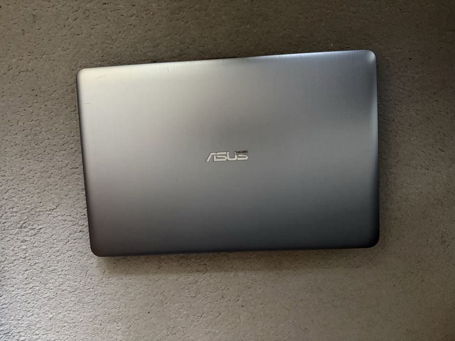 Laptop asus F51U