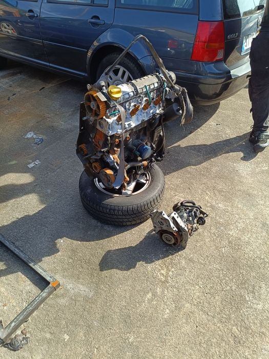Vendo bomba injetora Lucas e motor de Renault kangoo 1.9