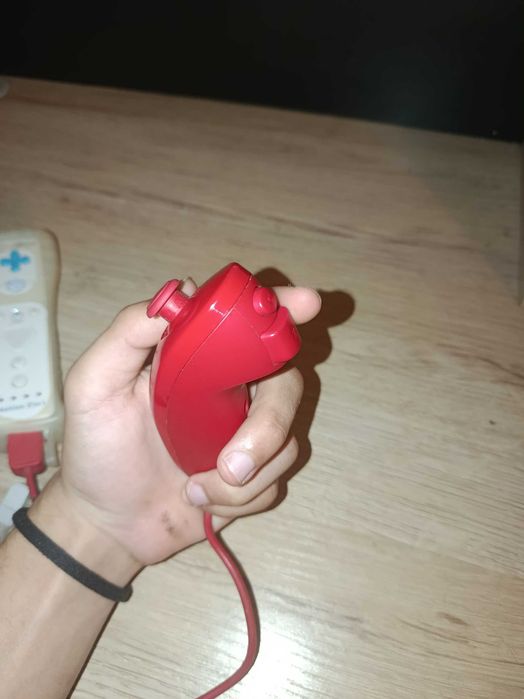 Wii mini vermelha