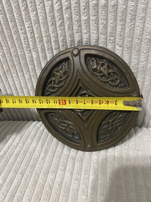 Tablica z celtyckim kręgiem i krzyżem, Wild Goose Studio