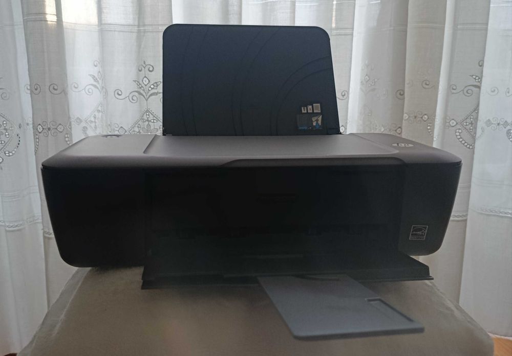 IMPRESSORA Hp a jato de tinta - preto e branco