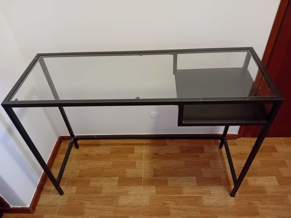Secretária / Consola IKEA VITTSJÖ (Vidro e Metal)