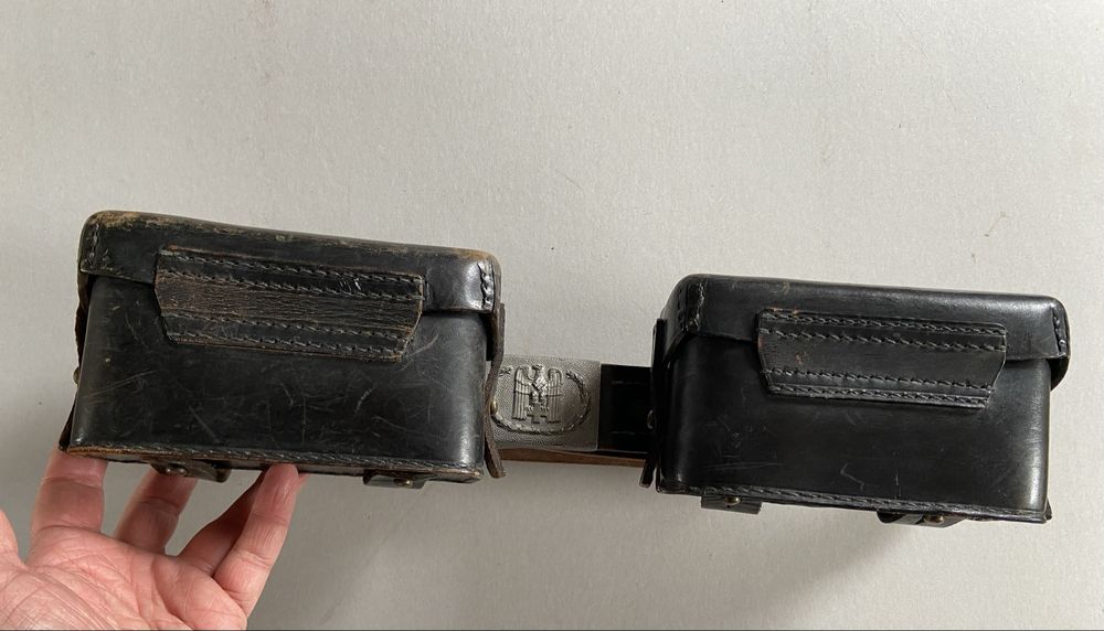 Pas DRK  z 1937 zgodne bandażownice