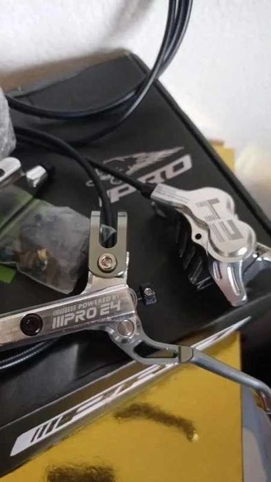 Travões Hidráulicos IIIPRO E4 - Bicicleta