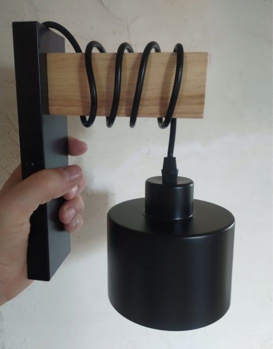 Kintkiet ścienny wiszacy led czarny lampa ścienna.