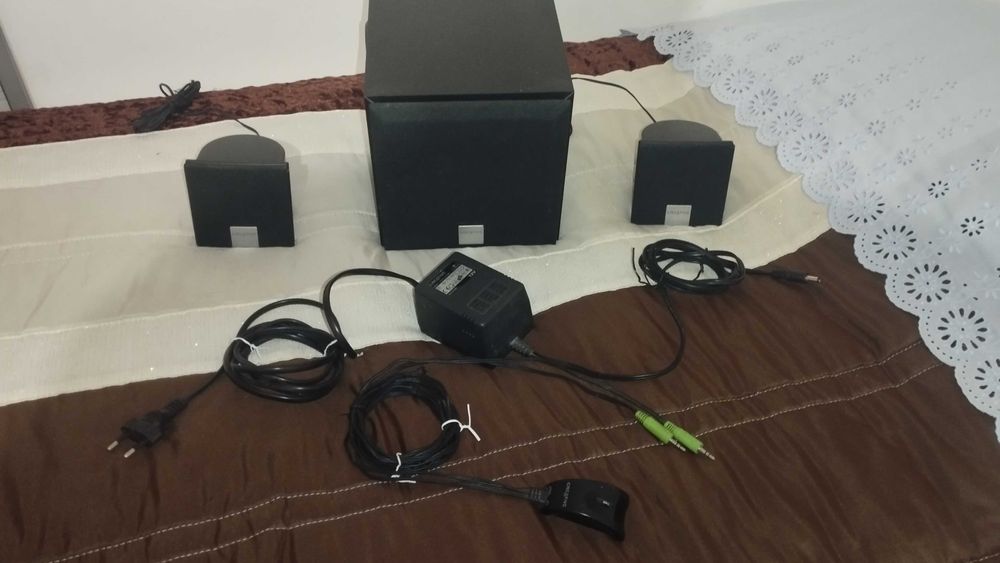 Sistema de som Creative Inspire 2.1 2400