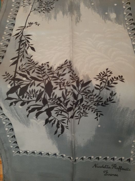 Lenço/ Vintage Nicoletta Raffaelli Firenze