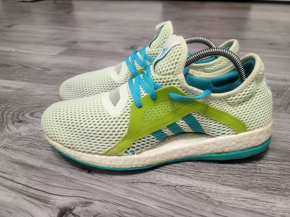 Продам фірмові кросівки Adidas pure boost x для бігу