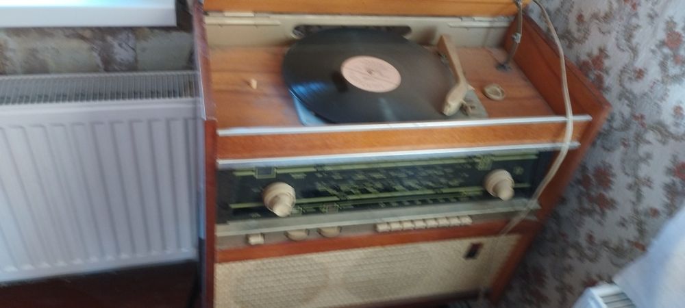Продам радиолу Ригонда 67года выпуска