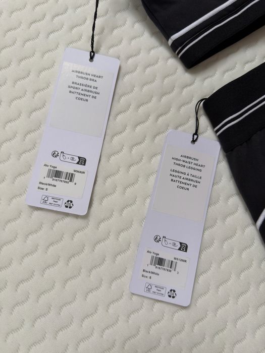 Оригінальний топ Alo Yoga Airbrush Bra • Black • S • Новий