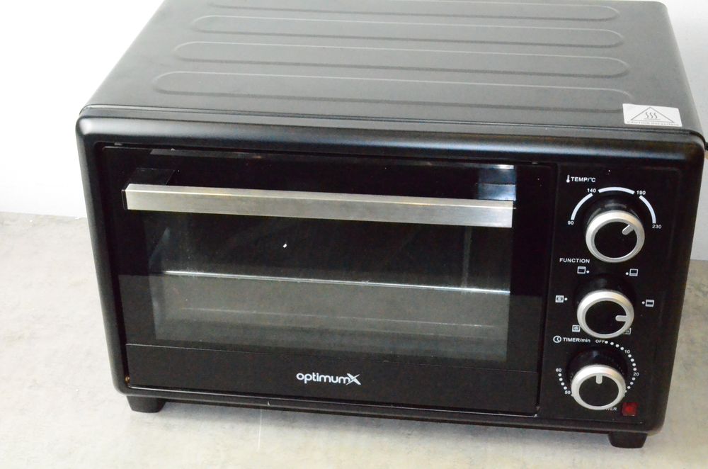 Mini piekarnik OptimumX OPT-20LT-BLACK 20L