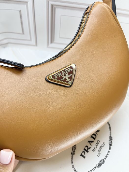 Сумка в коричневому кольорі