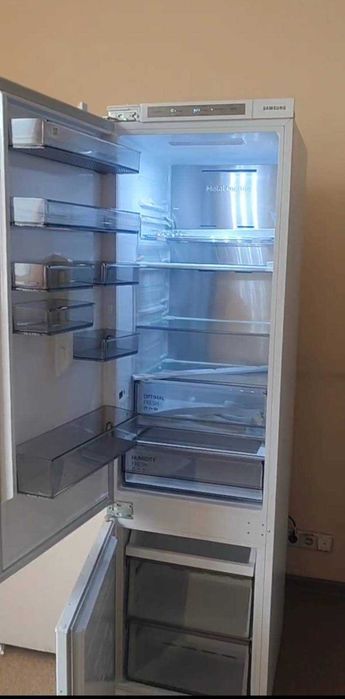 вбудований холодильник преміум класу 194 см No Frost Inverter Samsung BRB307054WW/UA