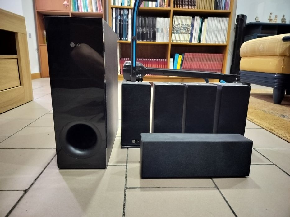 Sistema Blu-ray™/ DVD
de Cinema em Casa