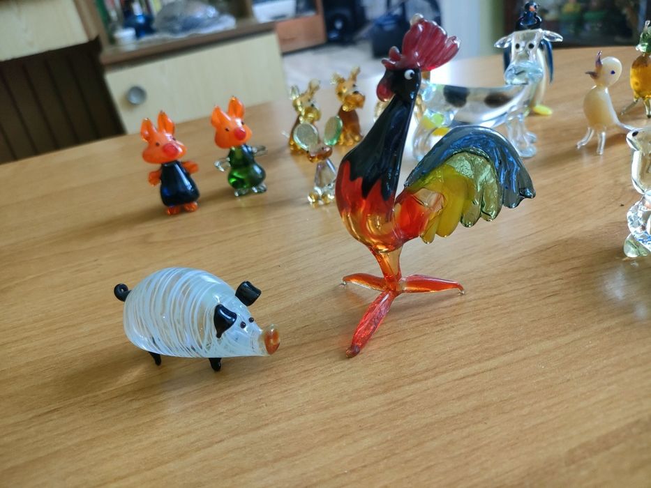 Szklane, ręcznie wykonane figurki ze szkła