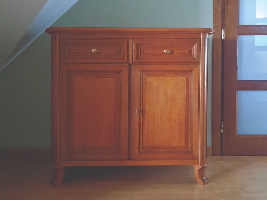 Dębowe meble do salonu (komoda, szafka RTV, witryna)