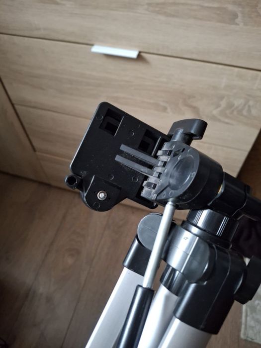 Штатив - тринога у гарному стані