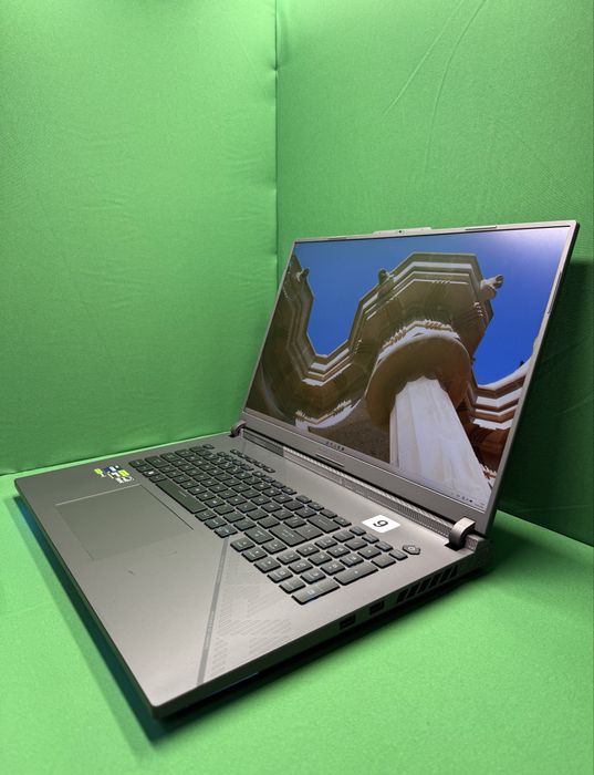 ASUS ROG Strix G18 G814J / i9-14900HX 24 ядра і 32 потоки/ RTX 4060 8 Gb 140W / 16GB / 1TB / 240Hz / 18″