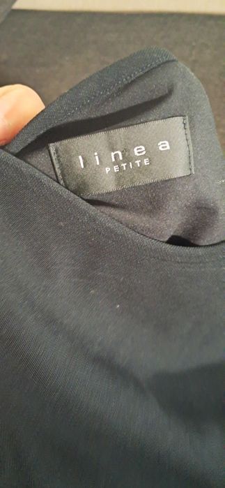 Czarna sukienka rozmiar 8 prosta mała czarna linea