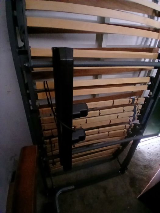 Cama articulada com colchão de enchimento