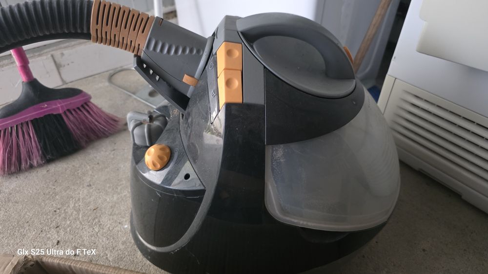 Maquina vapor/aspiração unitekno 909 plus usada