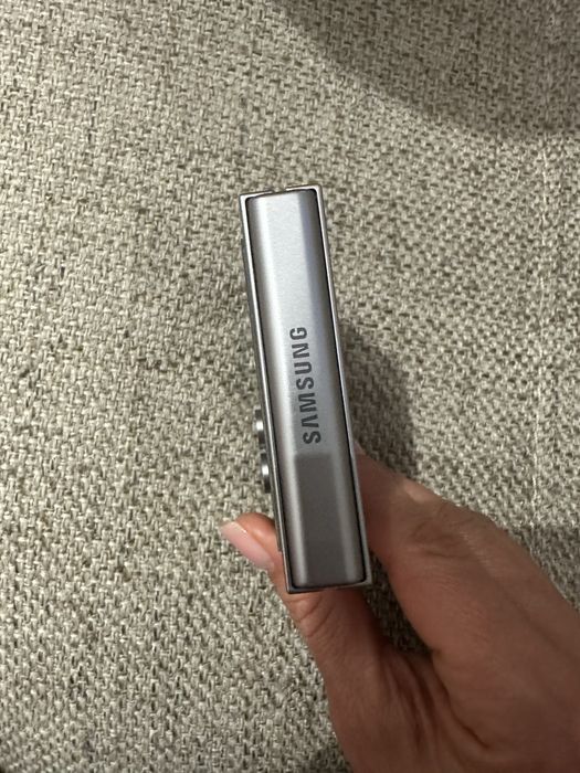 Смартфон Samsung Galaxy flip6 з гарантією