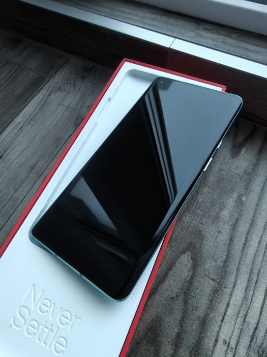 Продам телефон OnePlus 8 pro