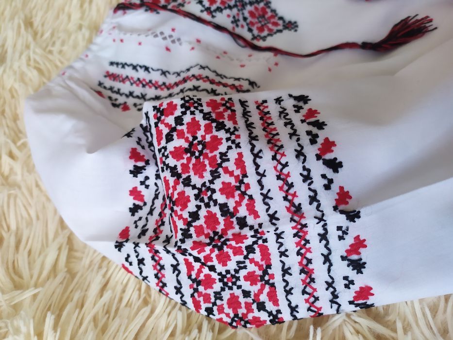 Вишиванка ручної роботи зріст 122-128