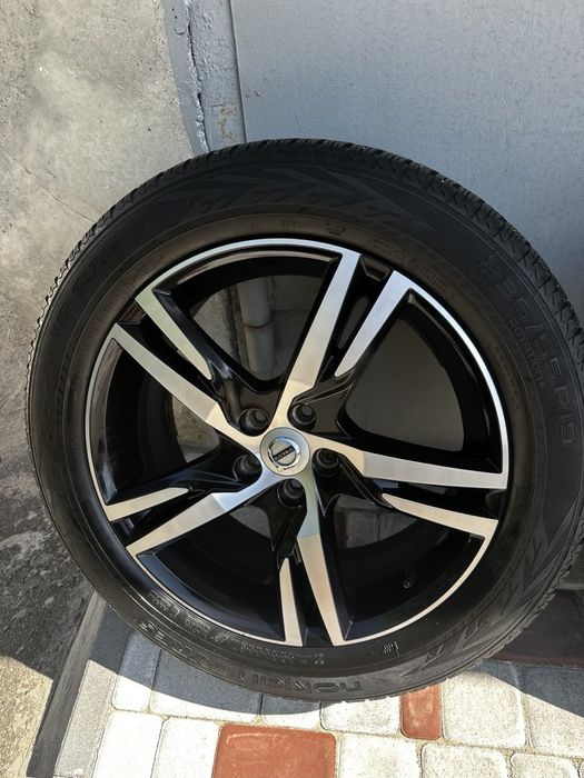 Продам колеса й диски від Volvo xc60