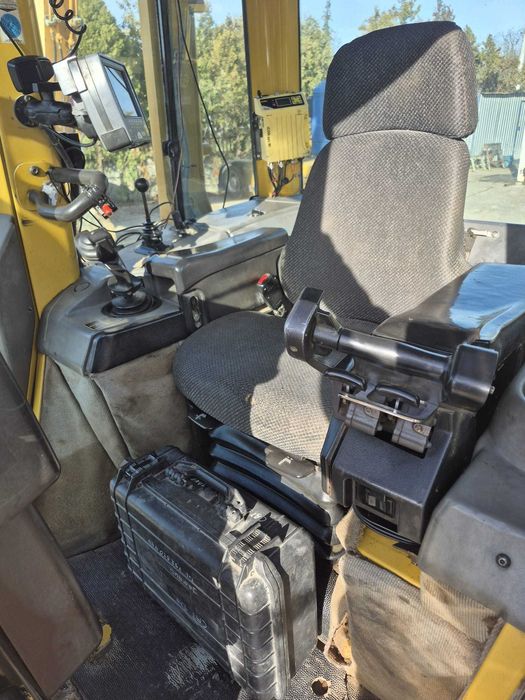 Spycharka Gąsienicowa CAT D5 N XL LGP wraz z systemem GPS LEICA