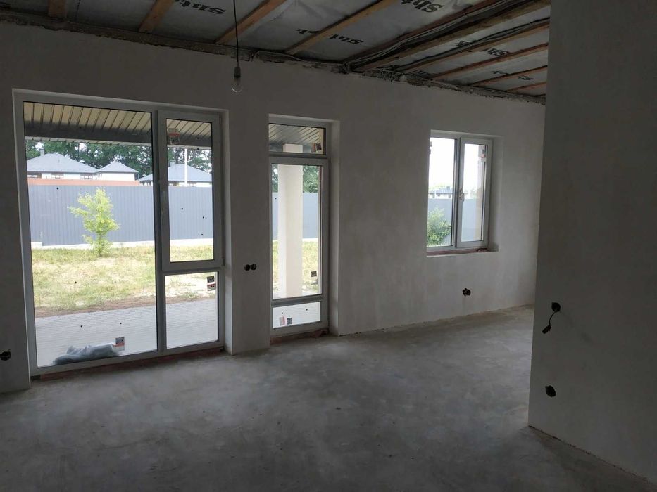 Будинок з максимальним наповненням для ремонту біля Києва!