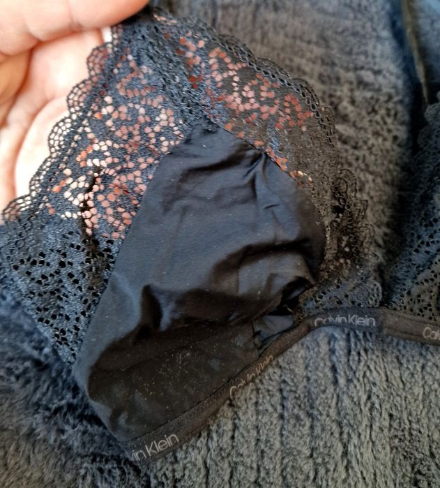 Pierwszy biustonosz stanik rozm.S Calvin Klein Underwear FLIRTY, styl bralette