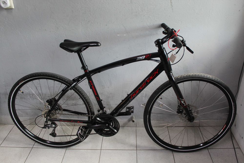 Rower crossowy HardRock, Rama 18,5", Koła 28" Alu, Amor Shimano Deore, Lekki