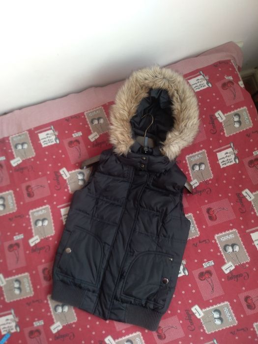 Безрукавка тепла для дівчинки 10-12 років