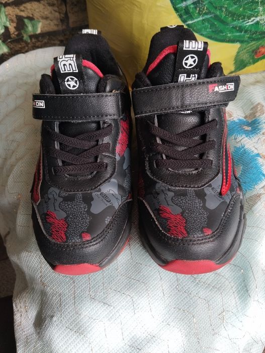 Кросівки   осінні