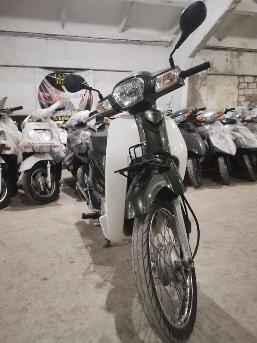 Honda Super Cub AA 04 Склад