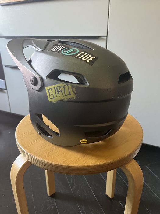 Kask giro tyrant
