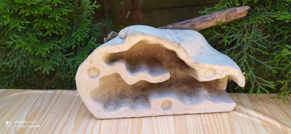 Grota z korzeniem do akwarium