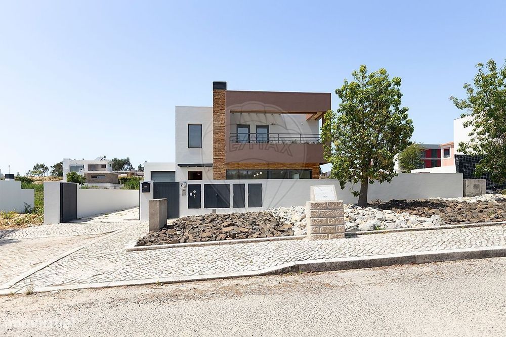 Moradia T4 para venda