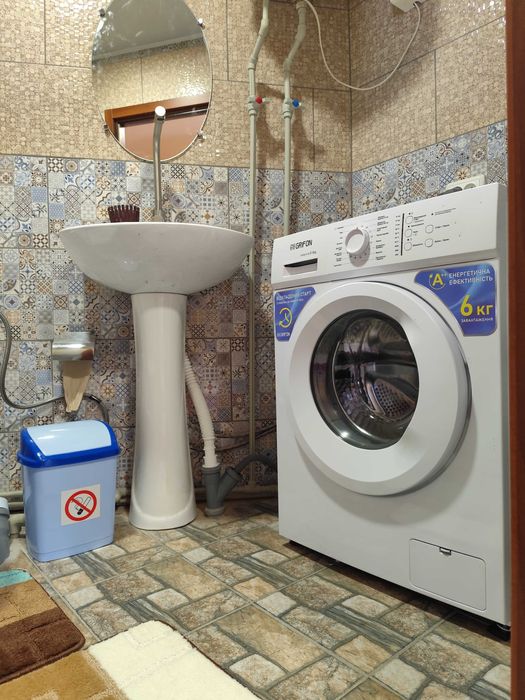 Продам в Валках часть дома в статусе квартиры