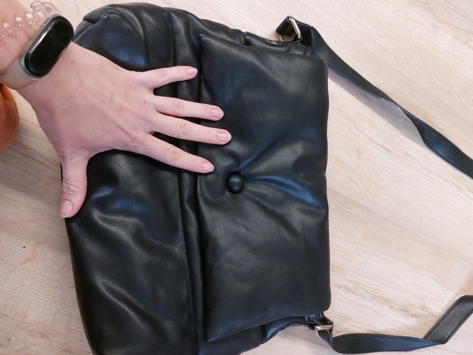 Якісна чорна стьобана сумка