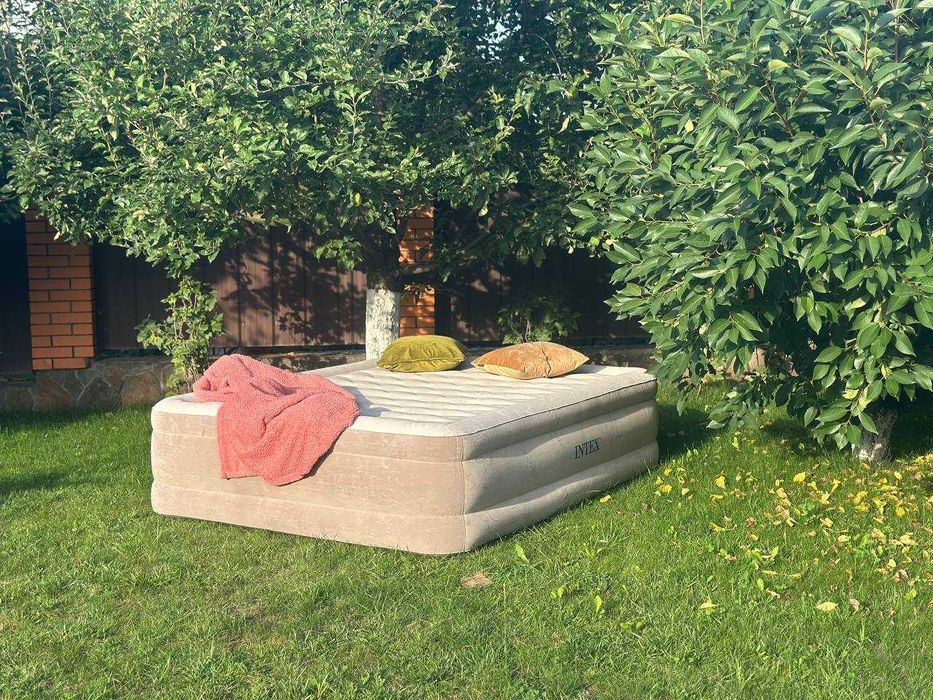 Надувная двуспальная кровать. Ліжко. Матрас. Ламзак для туризма. Насоc