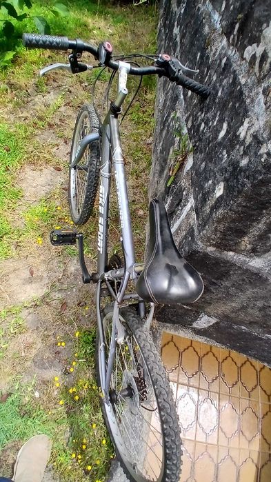 Bicicleta de criança para desocupar