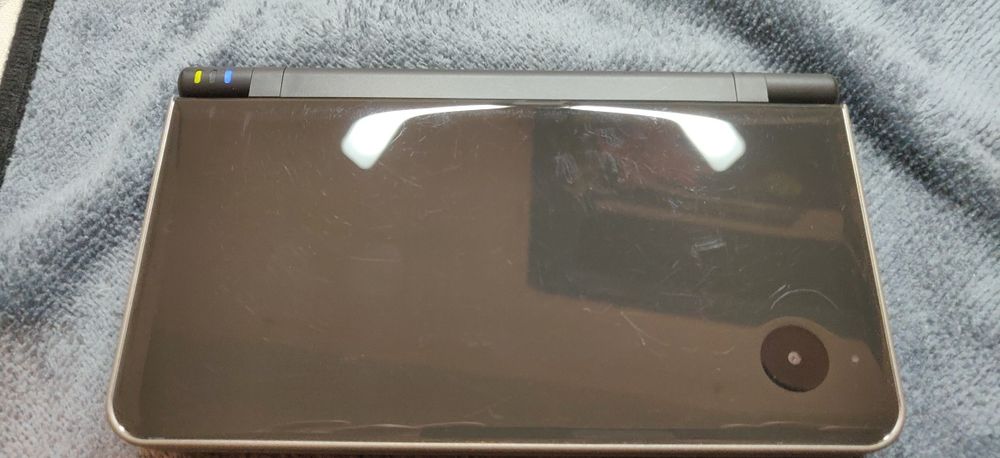 Продам nintendo DSi XL