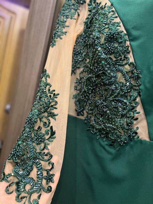 Продам      Плаття