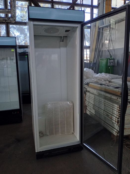 Шкаф холодильний для напоїв