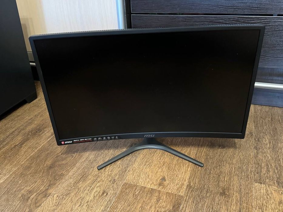 Ігровий ПК (+монітор,клавіатура,мишка,2 килимки,навушники)