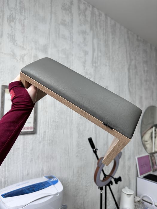 Підлокіткик для манікюру