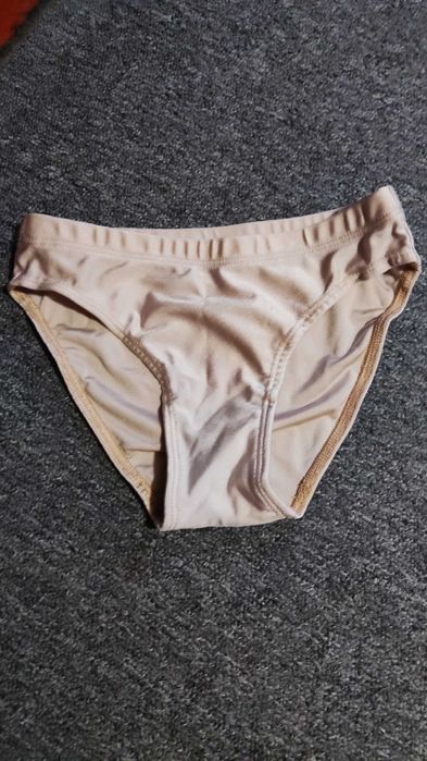 Взуття та речі для танців