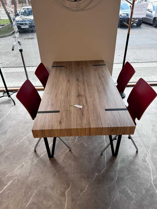 Zestaw czerwonych krzeseł 4 sztuki